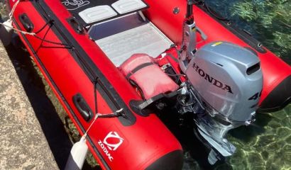 Nafukovací člun s motorem