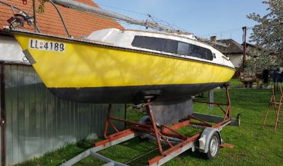 Kajutová plachetnice + trailer