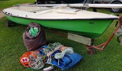 Sportovní plachetnice Achat 420