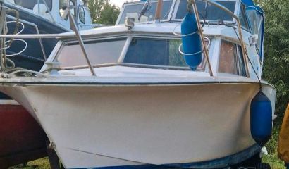 Kajutová Motorová loď Coronet 24