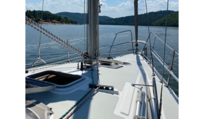 Phobos 27 s vestavěným motorem a přívěsem (3500 kg) Phobos 27 s vestavěným motorem a přívěsem (3500 kg)