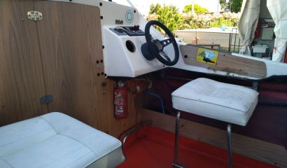 Prodám kajutovou loď