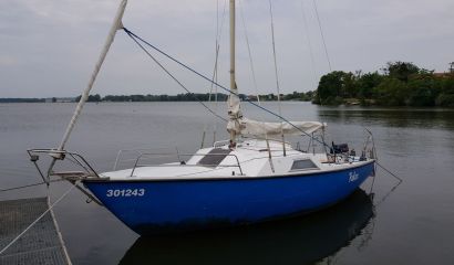 Laminátová plachetnice Sheriff