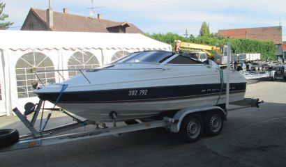 Prodám motorový člun Bayliner 1702 LS s přepravníkem