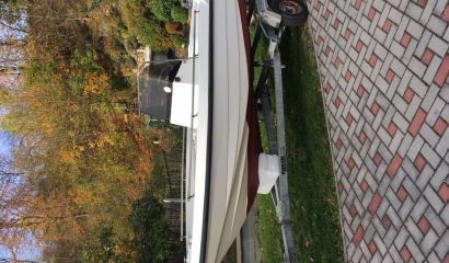 prodám motorový člun