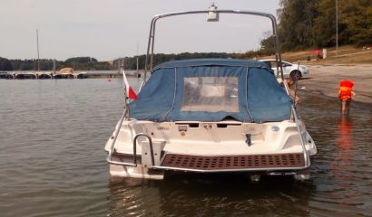 motorový člun Regal 1700