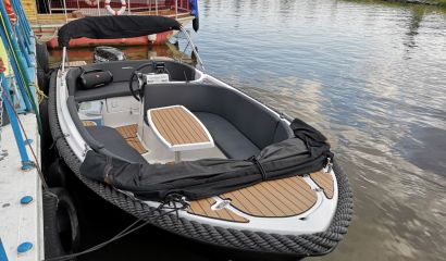 Loď Corsiva 520 + Suzuki 40HP