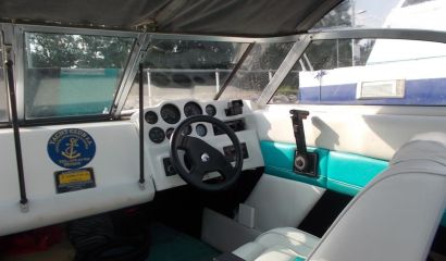 Sportovní člun typu CARAVELLE