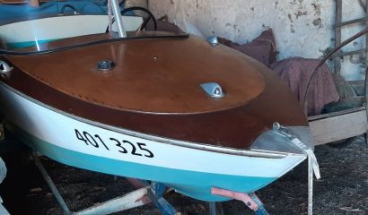 Loď - Motorový ČLUN Spatz + vlek