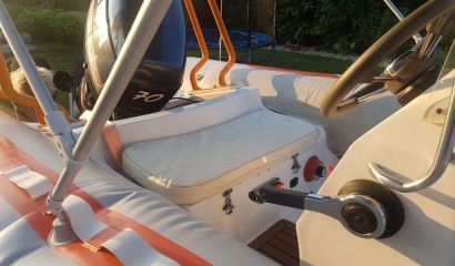 Gumák s pevným kýlem 520,motor Selva 70,r.v 2007