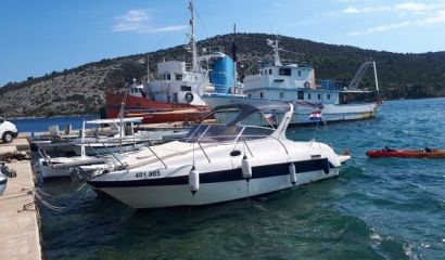 Mano Marine 2252 cabin Mano Marine 2252 cabin
