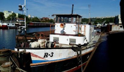 Loď, bývalý remorkér