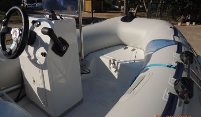 Nafukovací člun s pevným kýlem + přívěs