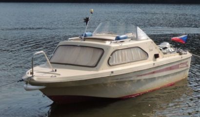 Pradam kaj  člun Shetland