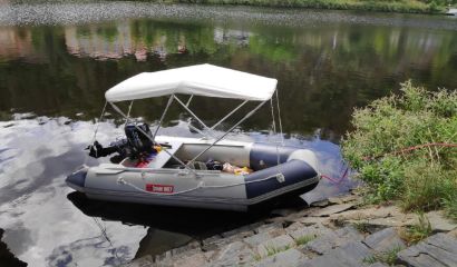 Prodám nafukovací člun s motorem