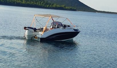 Člun Banta 545 v záruce (Suzuki 140ps)