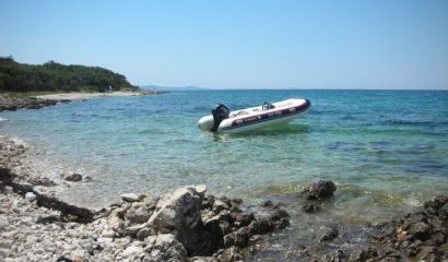 Prodám nafukovací člun s laminátovou podlahou