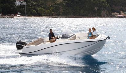 QUICKSILVER Activ 755 OPEN + MERCURY F 200 V6