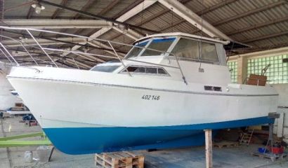 Obytná kajutová motorová loď