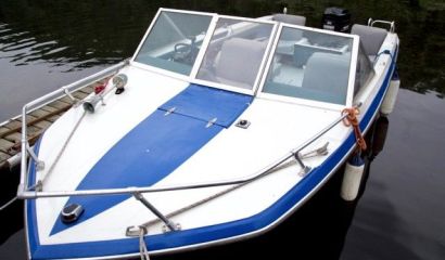 Prodám člun Glastron, Mercury 150, dvouosý vlek