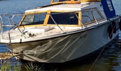 prodám kajutovou lodˇ