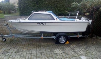 Motorový člun - HARDTOP